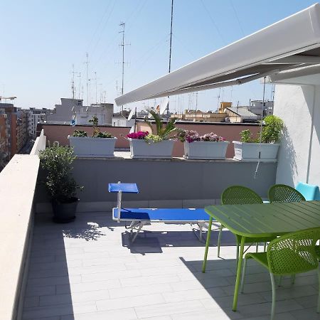 Апартаменты Attico Con Terrazza A Бари Экстерьер фото