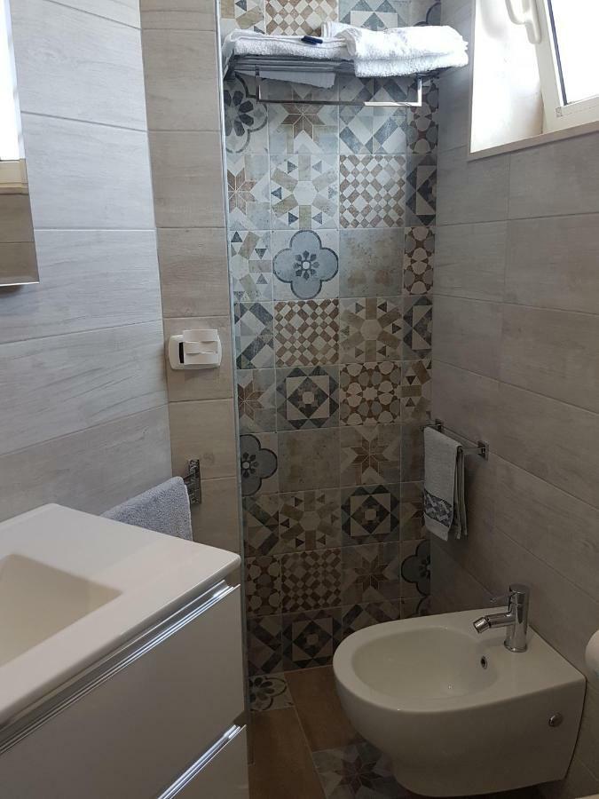 Апартаменты Attico Con Terrazza A Бари Экстерьер фото