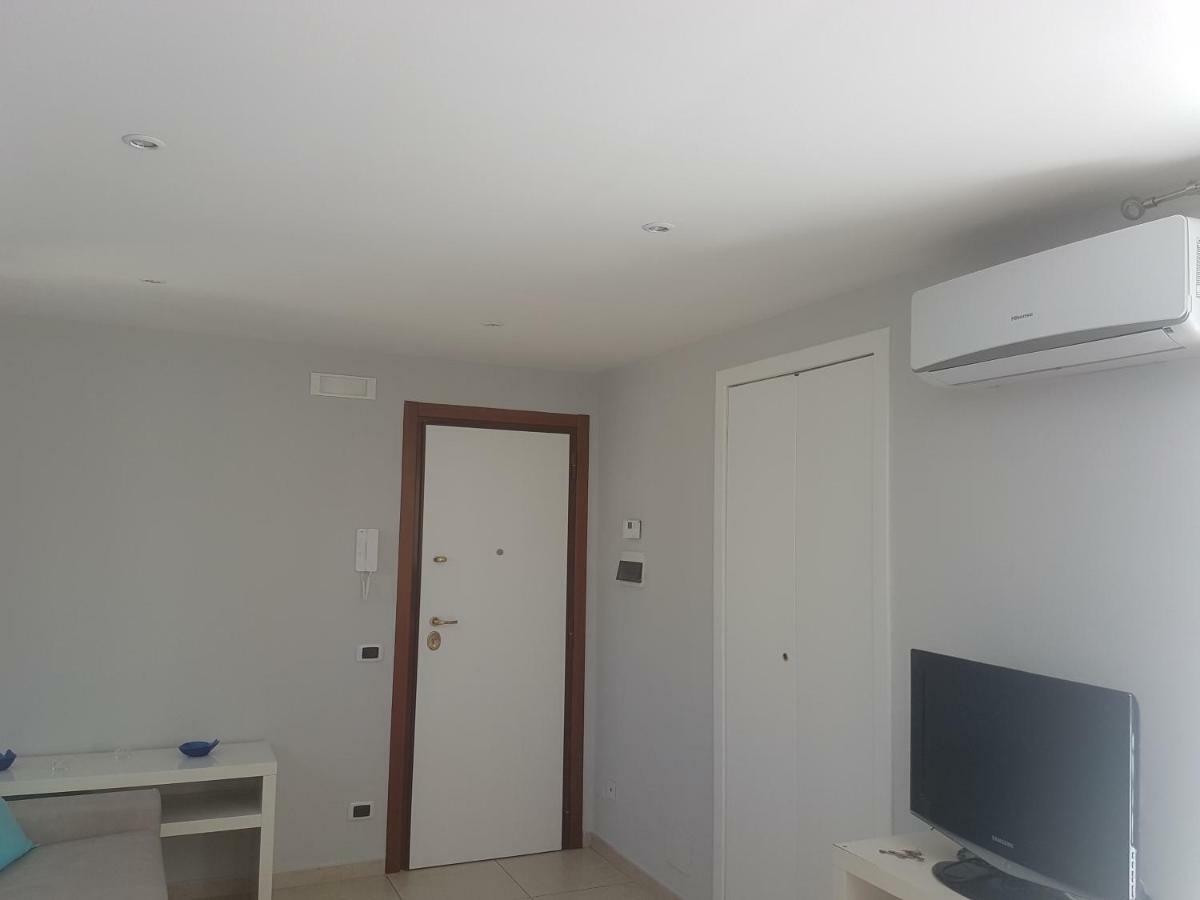 Апартаменты Attico Con Terrazza A Бари Экстерьер фото
