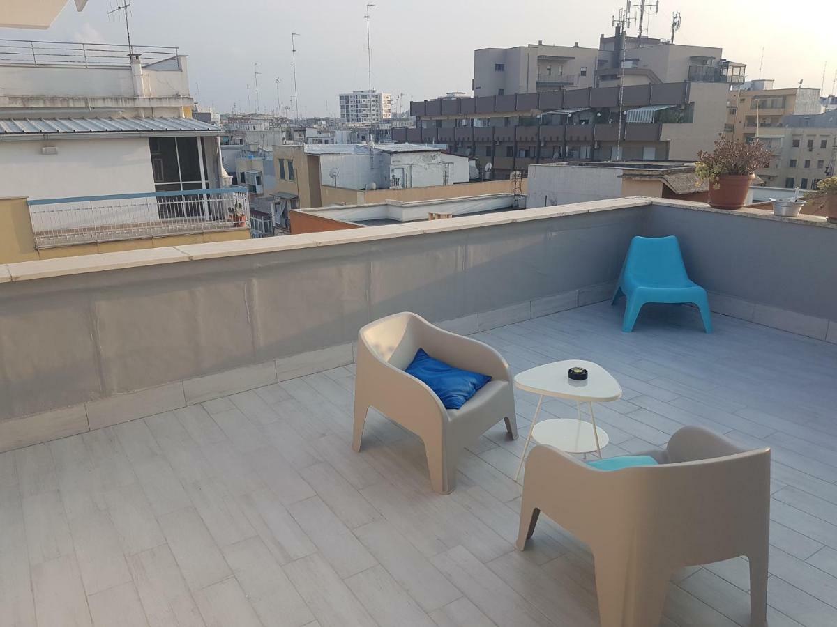Апартаменты Attico Con Terrazza A Бари Экстерьер фото