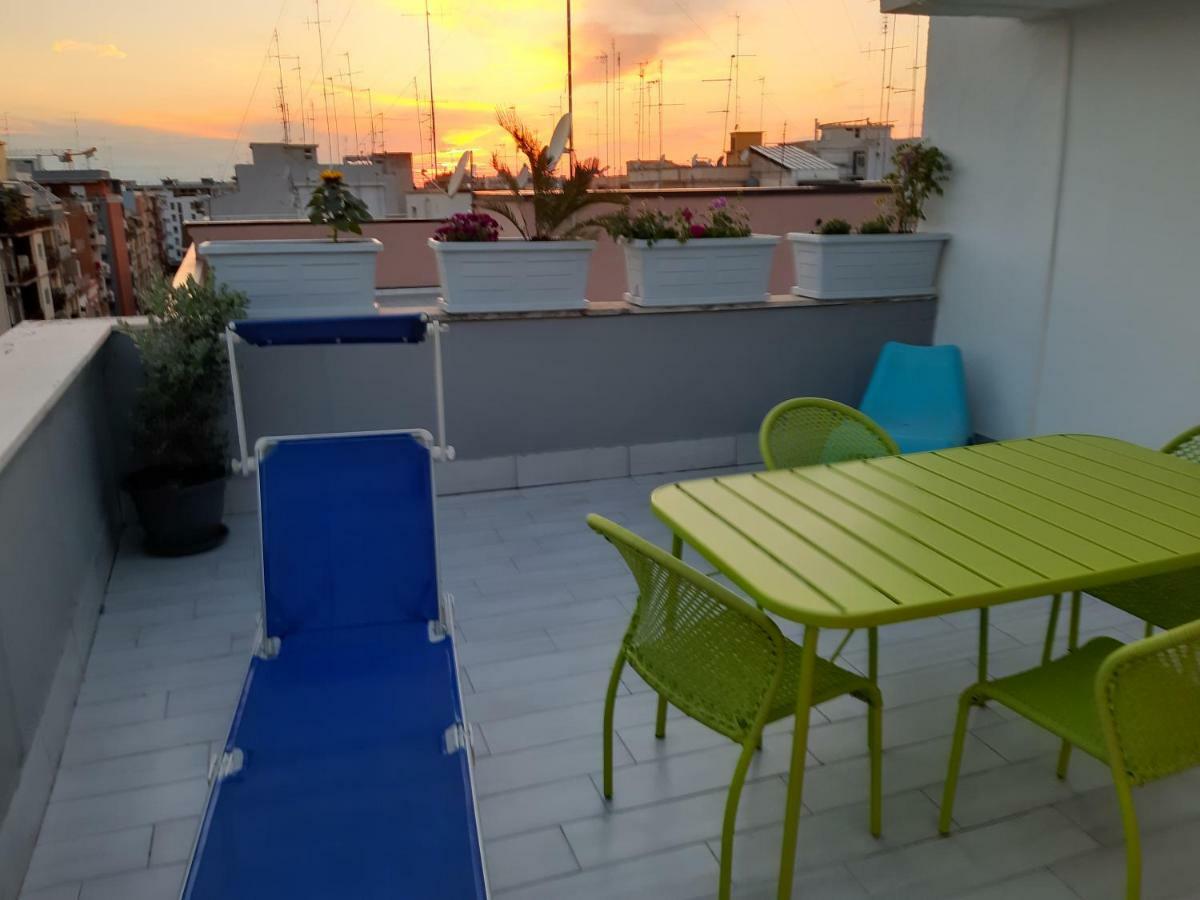 Апартаменты Attico Con Terrazza A Бари Экстерьер фото