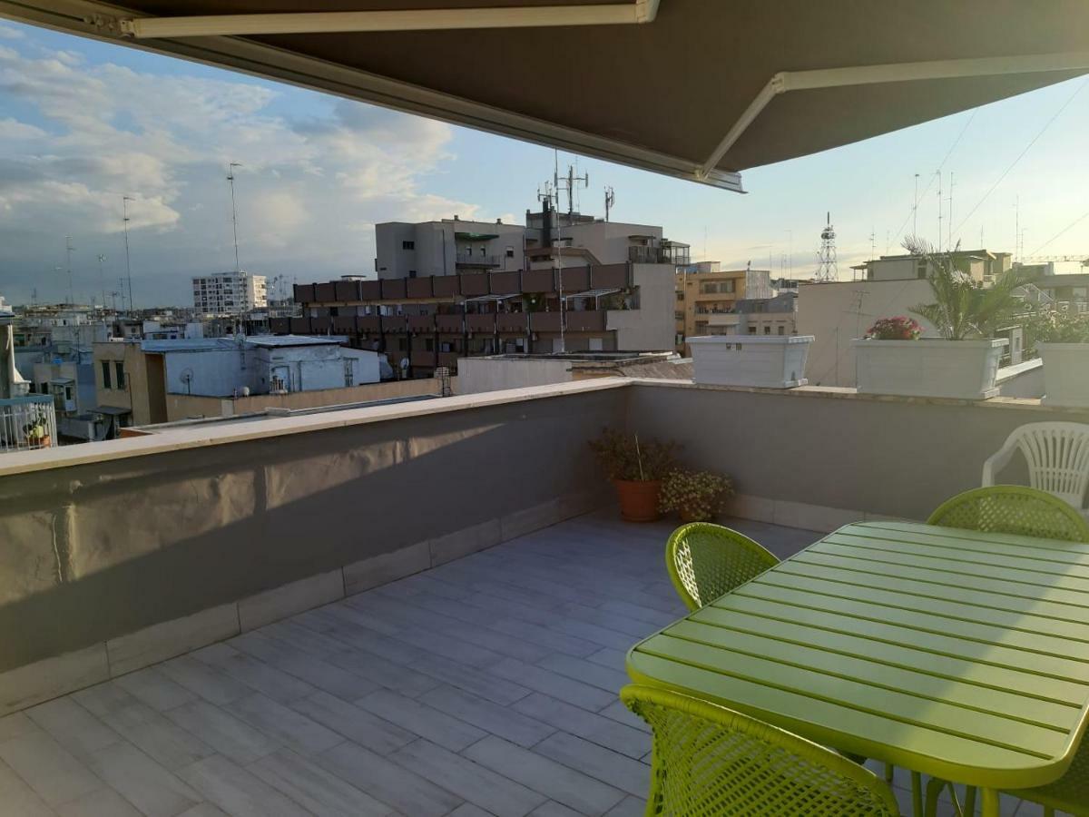 Апартаменты Attico Con Terrazza A Бари Экстерьер фото