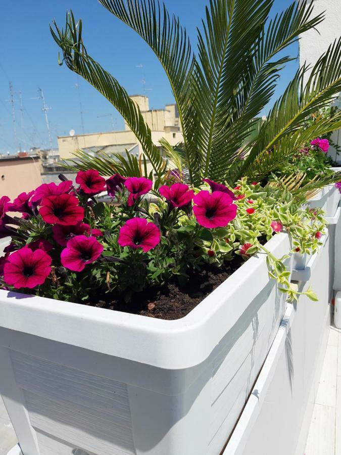 Апартаменты Attico Con Terrazza A Бари Экстерьер фото